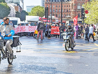 Against the cuts in Euston